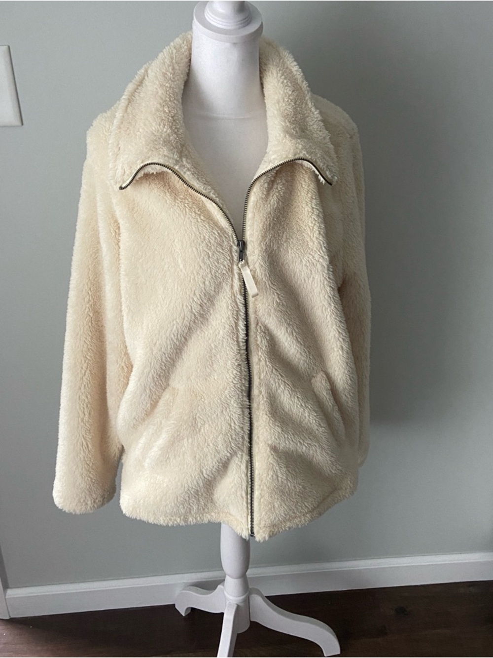 Torrid Cream Sherpa Zip-Up Jacket Size 1